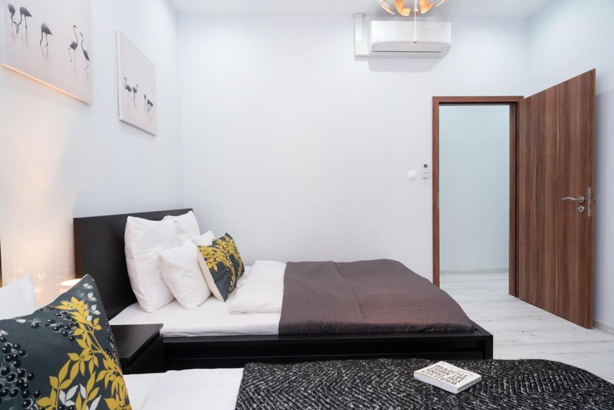 New Spacious Apartment At Superb Location ブダペスト エクステリア 写真